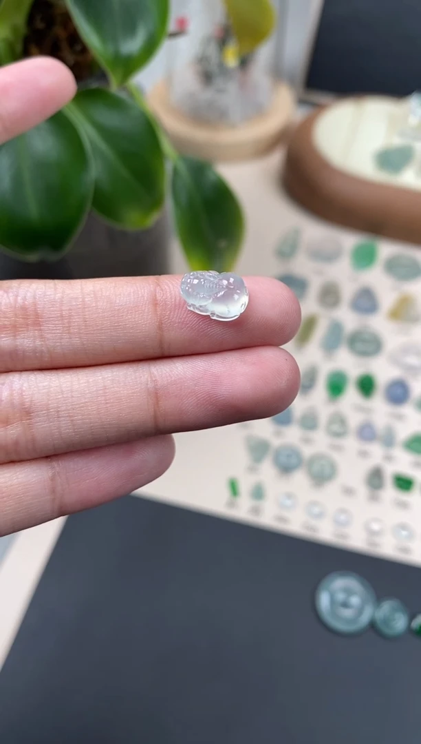 【闪购商品】翡翠颈饰未镶嵌翡翠冰晴裸石