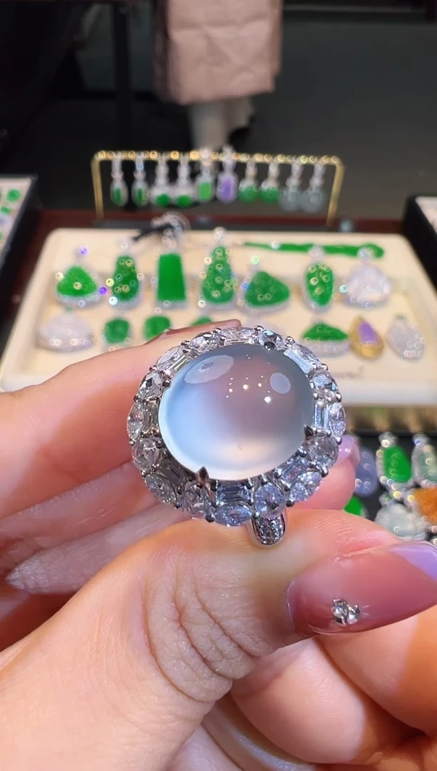 【闪购商品】翡翠戒指18K金镶嵌翡翠