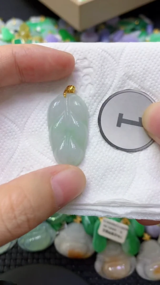 颈饰未镶嵌翡翠天然缅甸翡翠A货