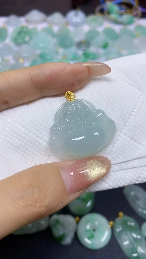 颈饰18K金镶嵌翡翠天然翡翠A货