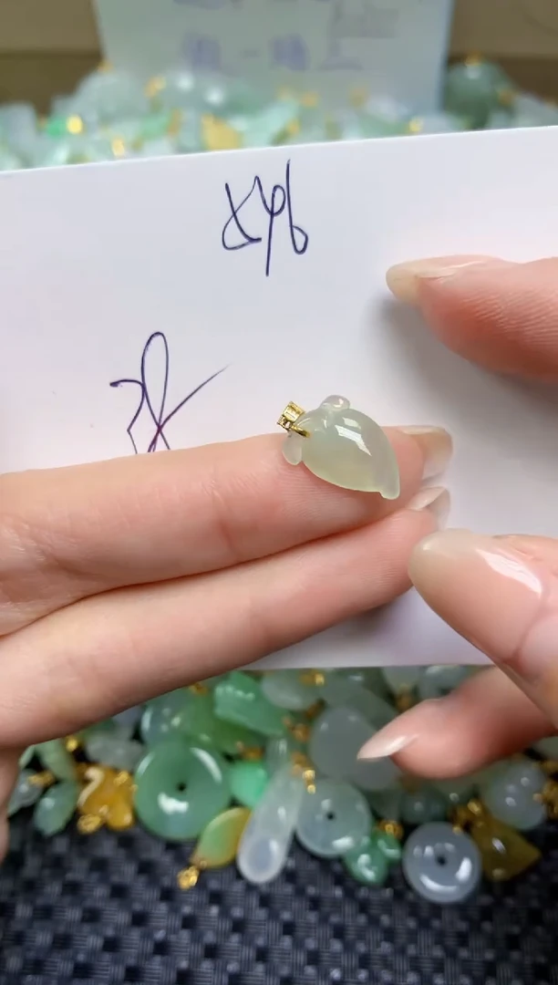 【闪购商品】翡翠颈饰18K金镶嵌天然缅甸A货翡翠