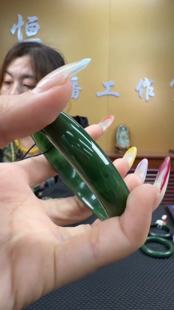 颈饰未镶嵌和田玉手镯58