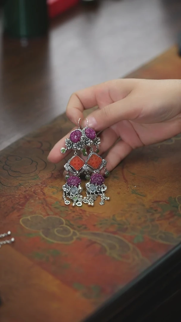 【闪购商品】红宝石耳环银S925镶嵌三花