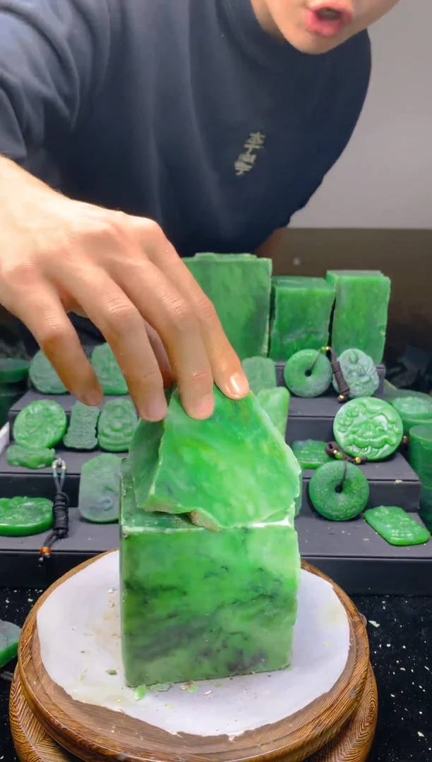 未镶嵌和田玉珠宝半成品1