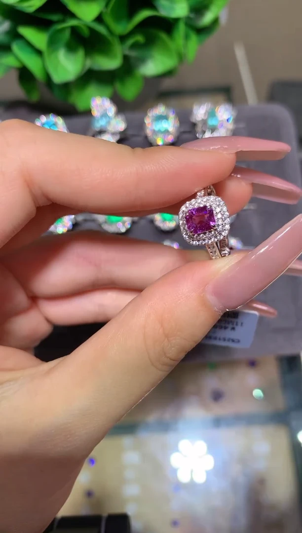 戒指彩色蓝宝石18K金镶嵌1.03CT