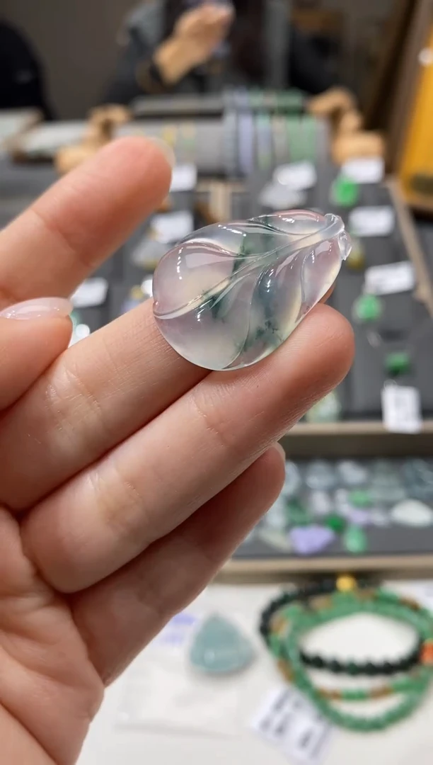 颈饰未镶嵌翡翠叶子