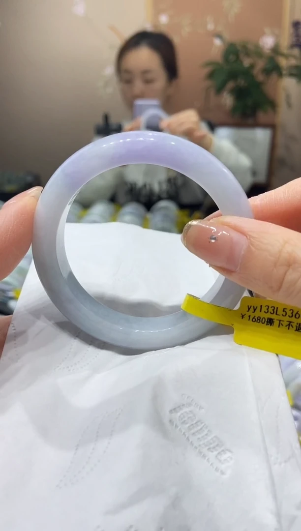 【闪购商品】翡翠手镯未镶嵌53.6圈口