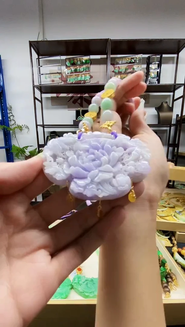 颈饰未镶嵌翡翠吊坠