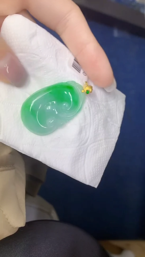 颈饰18K金镶嵌翡翠缅甸天然翡翠A货