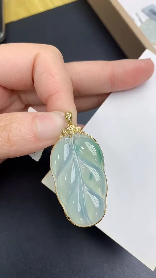 颈饰18K金镶嵌翡翠天然缅甸A货百元以上9元证书费自理