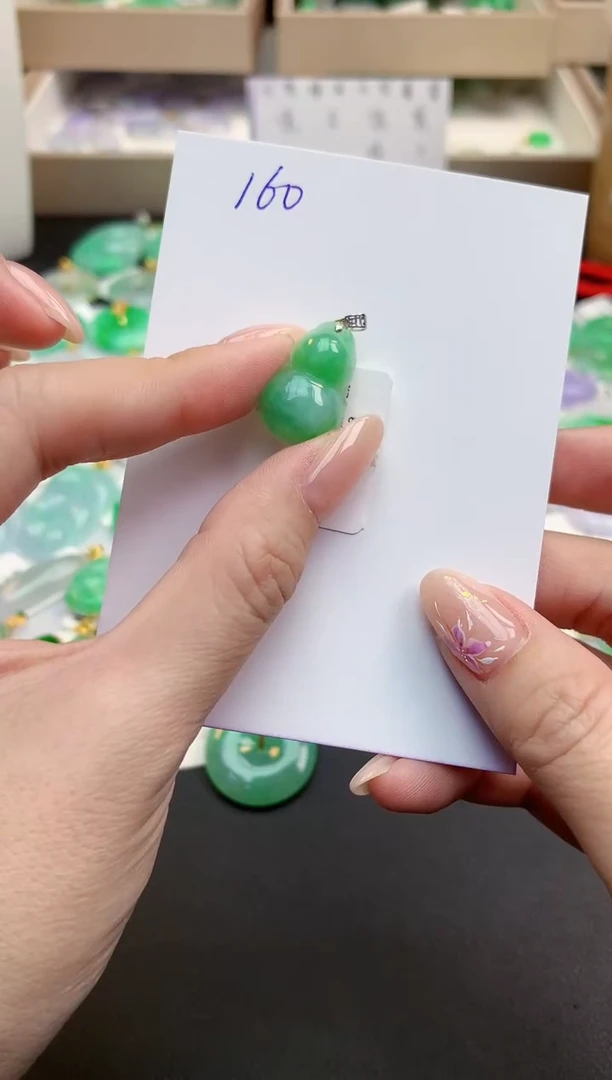 颈饰18K金镶嵌翡翠天然缅甸A货翡翠