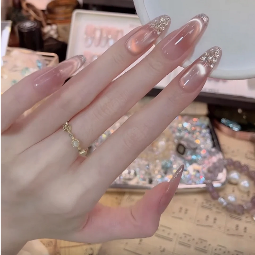 【水光粼粼】纯手工锆石猫眼腮红美甲爆闪显白高级感穿戴甲秋冬