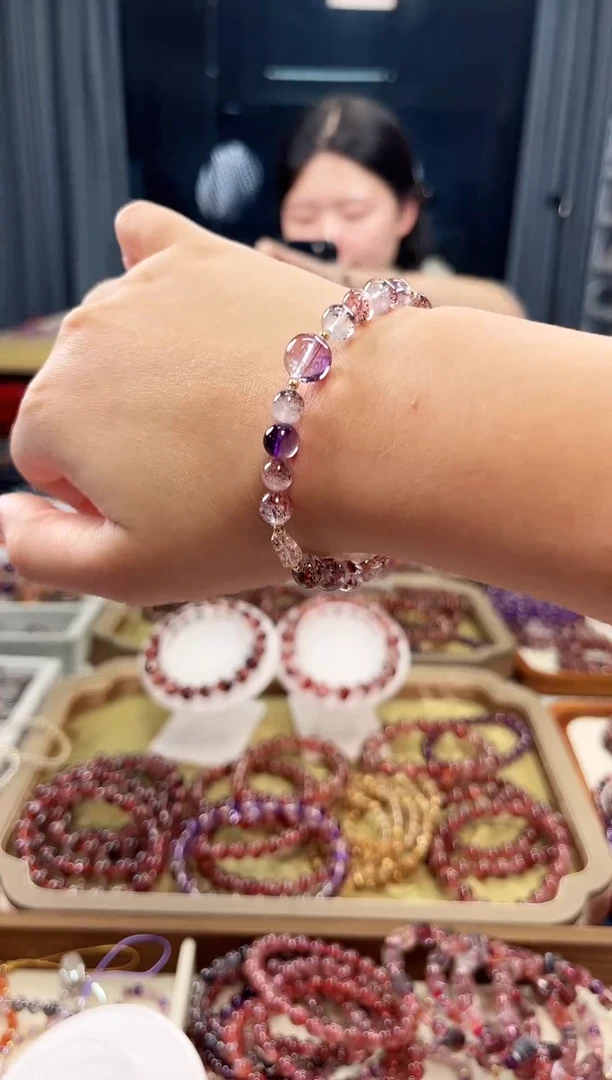 未镶嵌手串水晶紫超七+金草莓超七单圈手串【多样性发一】