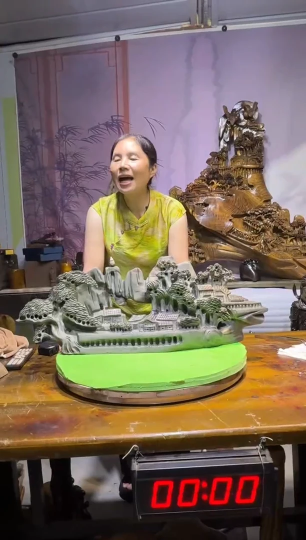 金丝楠?*颖金丝楠木乌木摆件