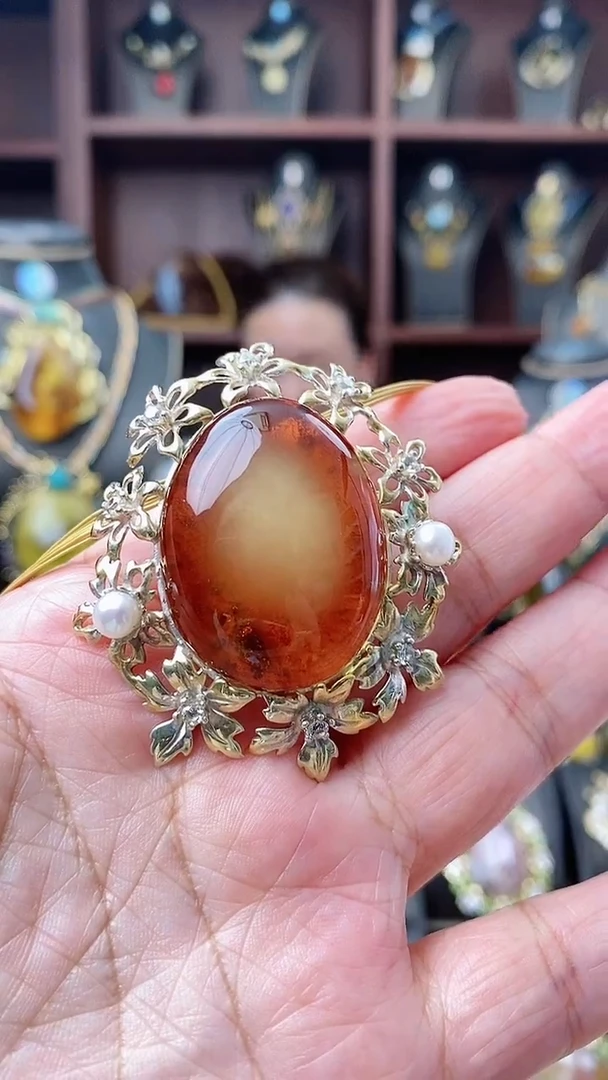 【闪购商品】琥珀颈饰银S925镶嵌吊坠