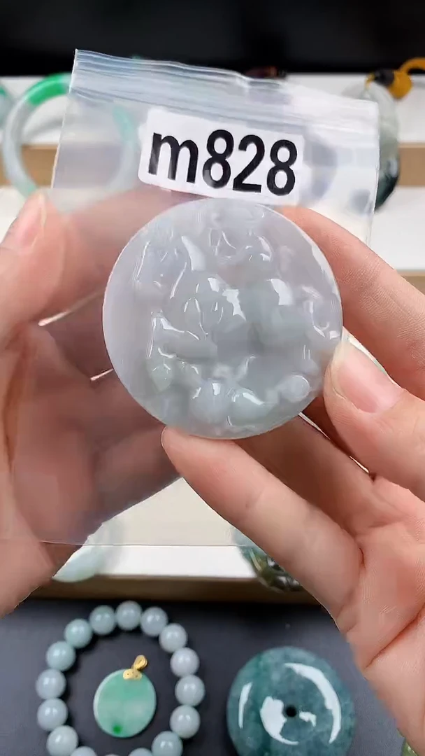 颈饰未镶嵌翡翠天然翡翠吊坠挂件