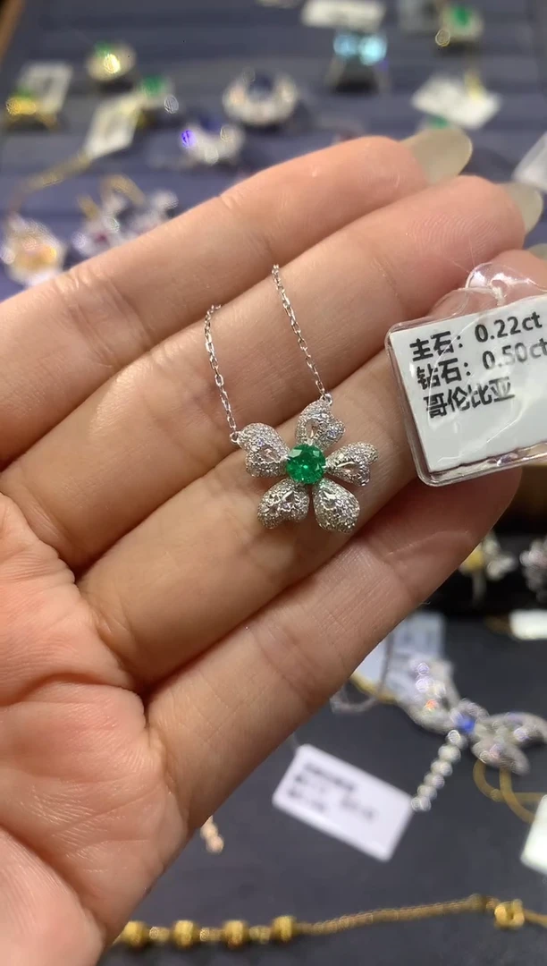 18K金镶嵌项链祖母绿A271|6666