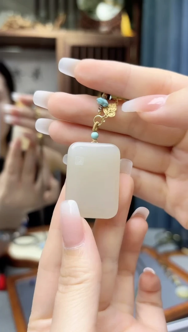 颈饰未镶嵌和田玉藕粉无事牌吊坠25*35mmXY