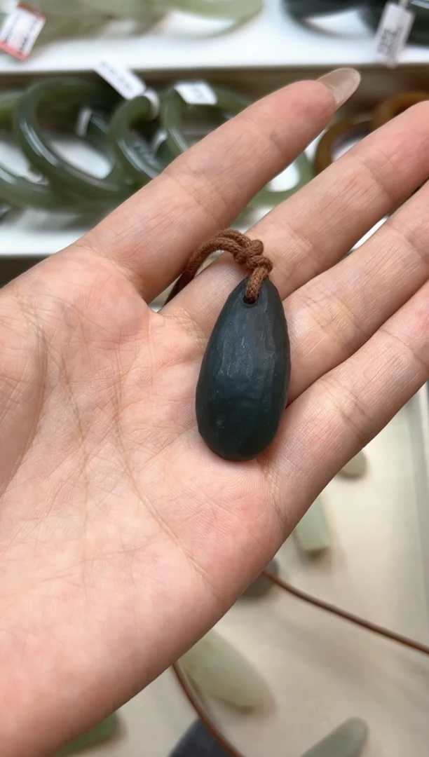 和田玉手镯未镶嵌晨****记和田玉随型老光吊坠 福利款