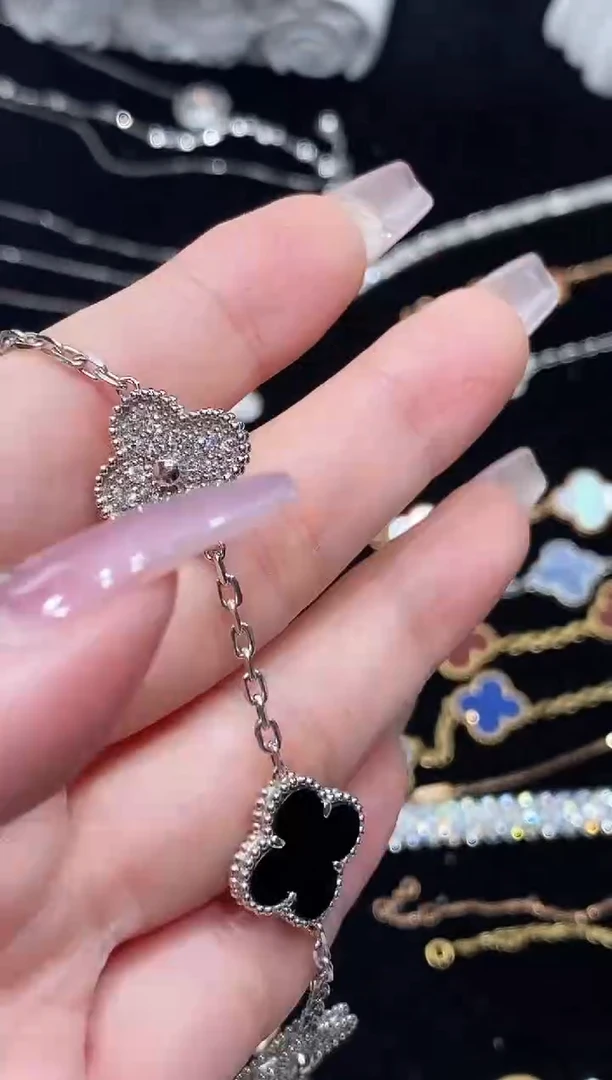 手链18K金镶嵌钻石11克18K白黑隔钻五花手链GHJ