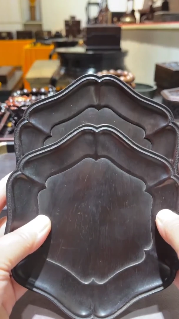 红酸枝木类精品木雕盘2片精工细作
