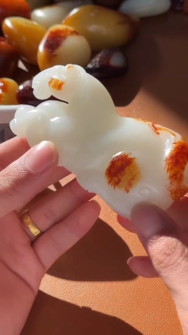 未镶嵌和田玉把件开***。和田玉