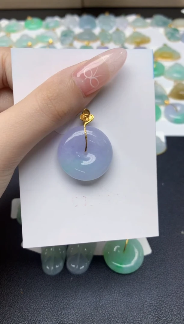 翡翠18K金镶嵌颈饰天然翡翠A货