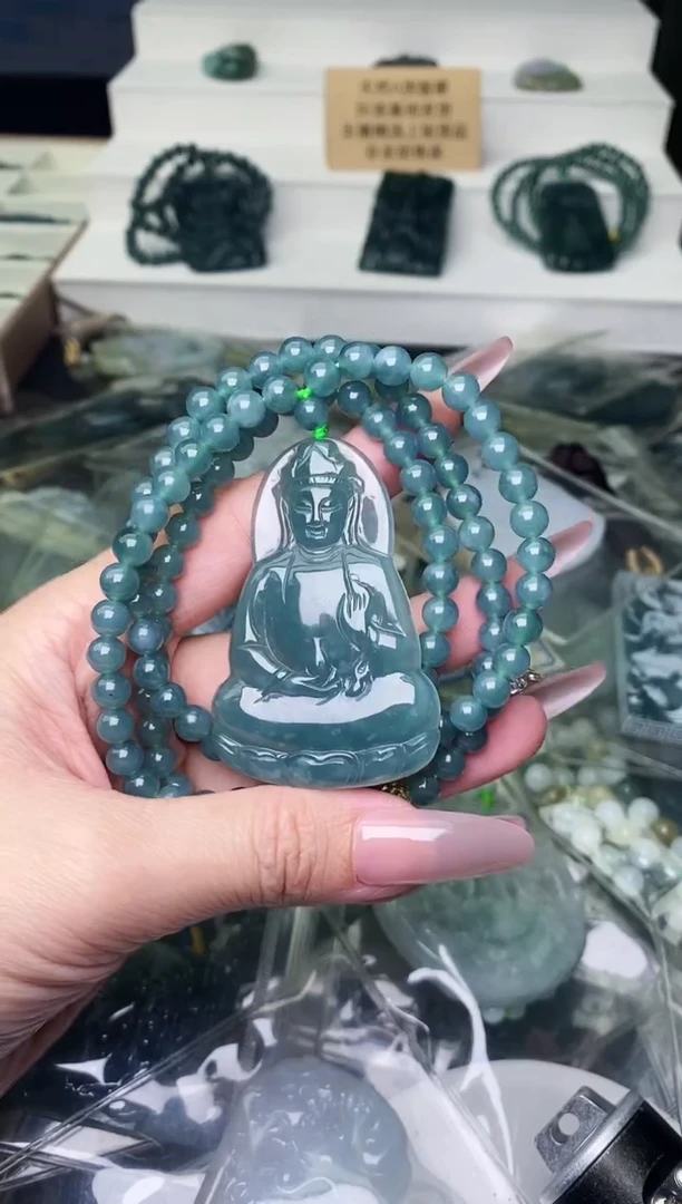 颈饰未镶嵌翡翠