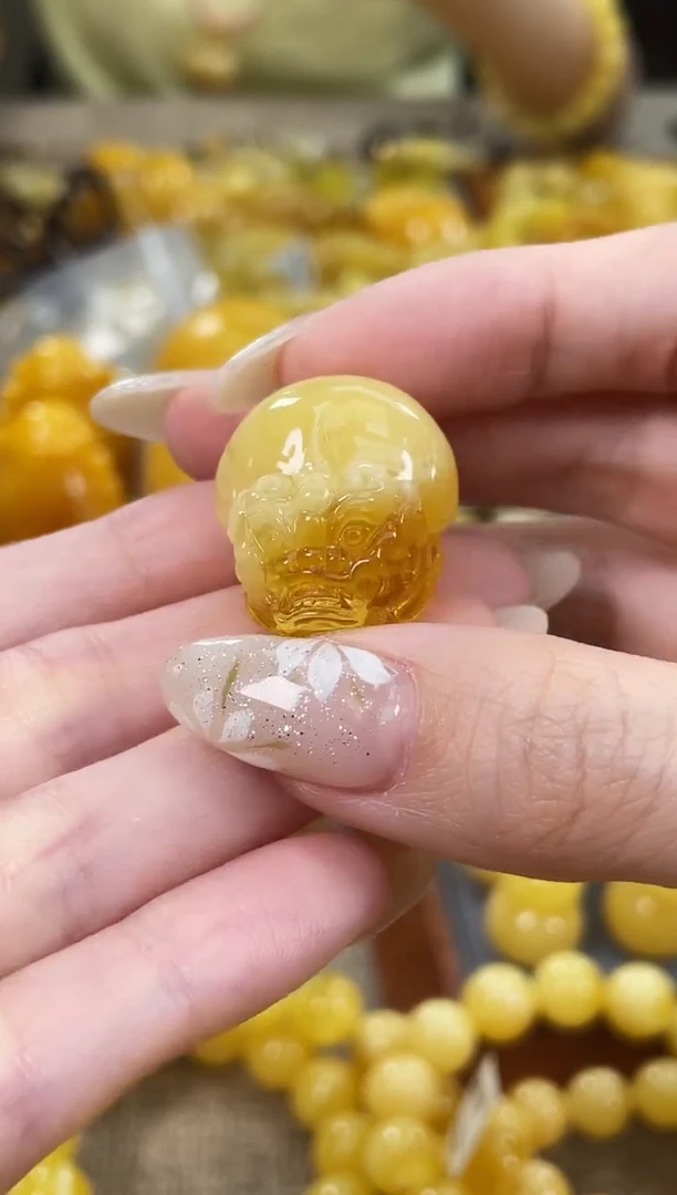 未镶嵌琥珀裸石j75