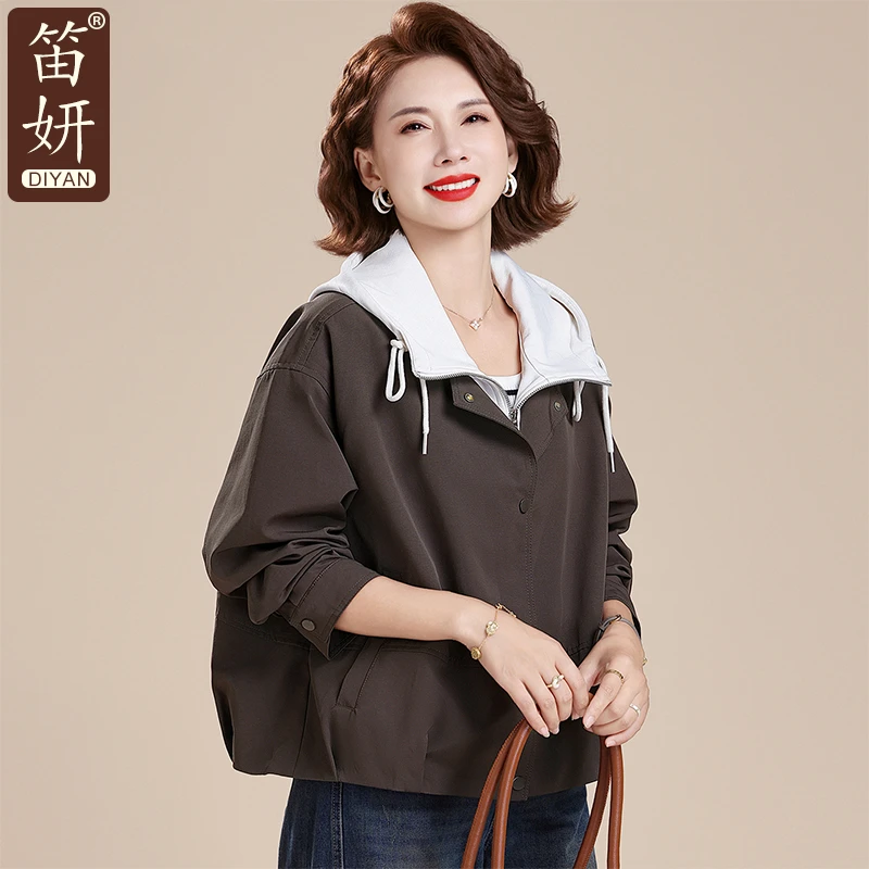 小个子妈妈秋外套洋气风衣40岁50中老年女春秋2025新款时尚短夹克