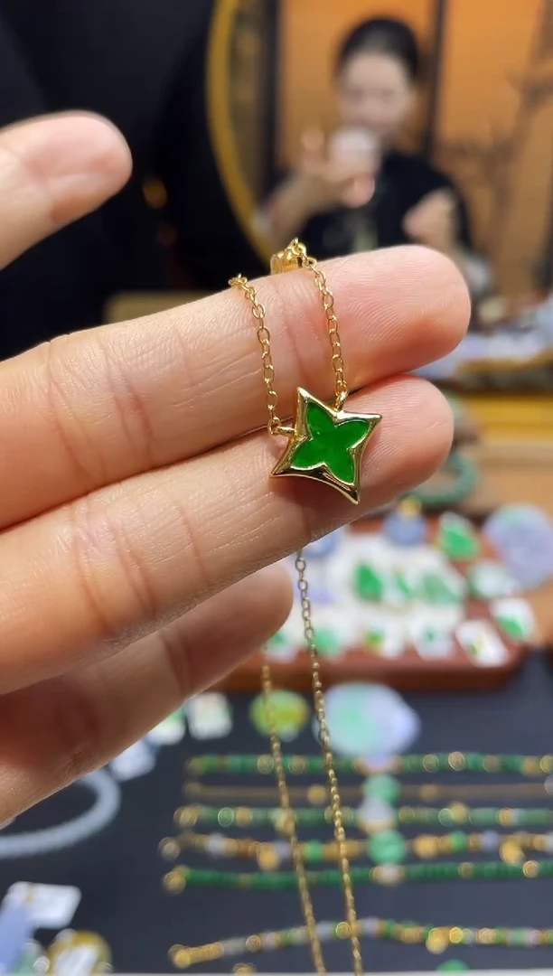 颈饰未镶嵌翡翠假一赔三