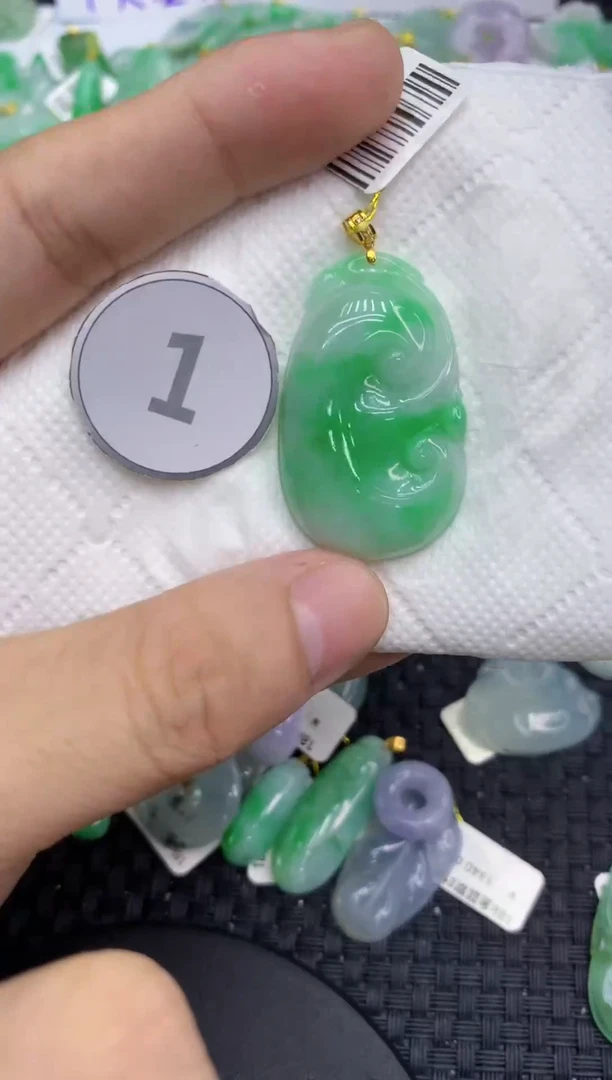 颈饰18K金镶嵌翡翠天然缅甸A货翡翠