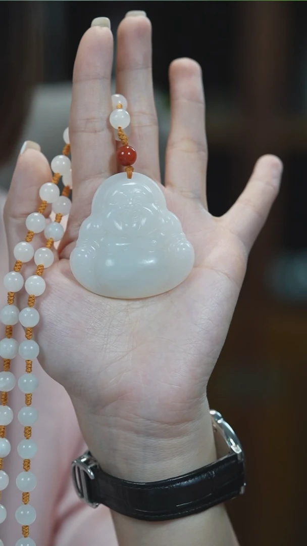 颈饰未镶嵌和田玉佛公