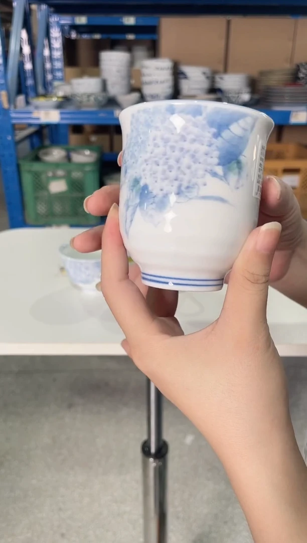 陶瓷淡彩绣球花汤吞
