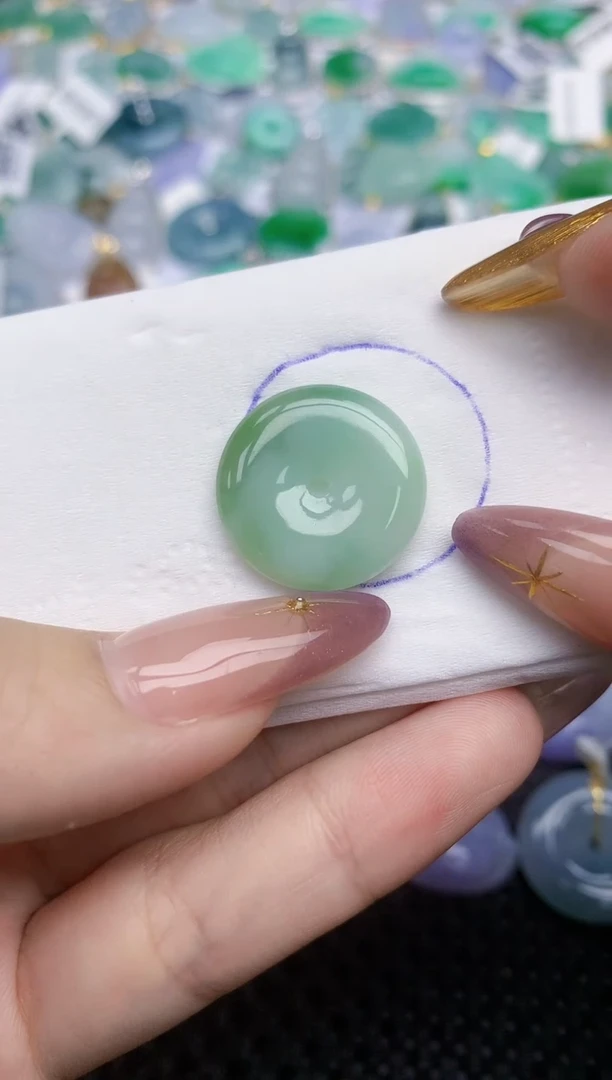 翡翠未镶嵌颈饰   天然翡翠A货  百元以上9米证书费自理