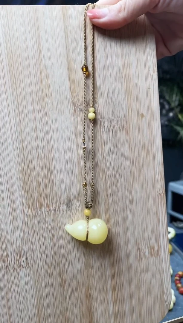 【闪购商品】蜜蜡颈饰未镶嵌葫芦项链