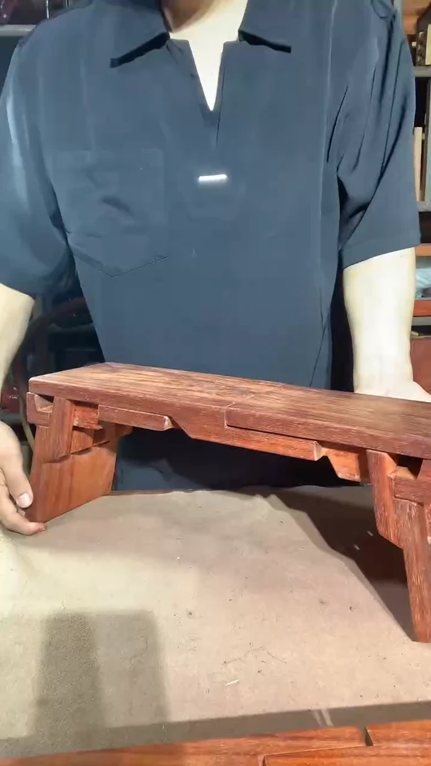 非洲紫檀（红花梨）微瑕平面鲁班凳