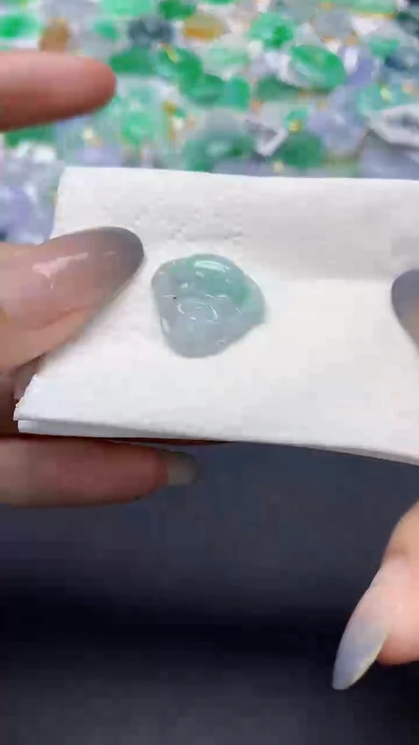 翡翠未镶嵌颈饰天然缅甸a货翡翠