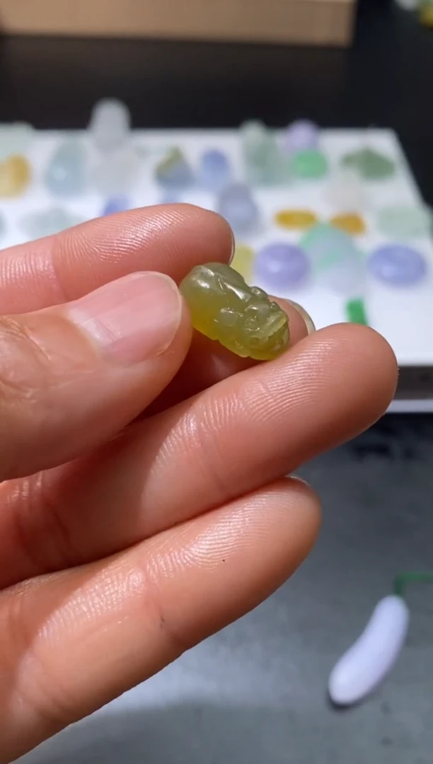 【闪购商品】定制翡翠未镶嵌翡翠毛货~