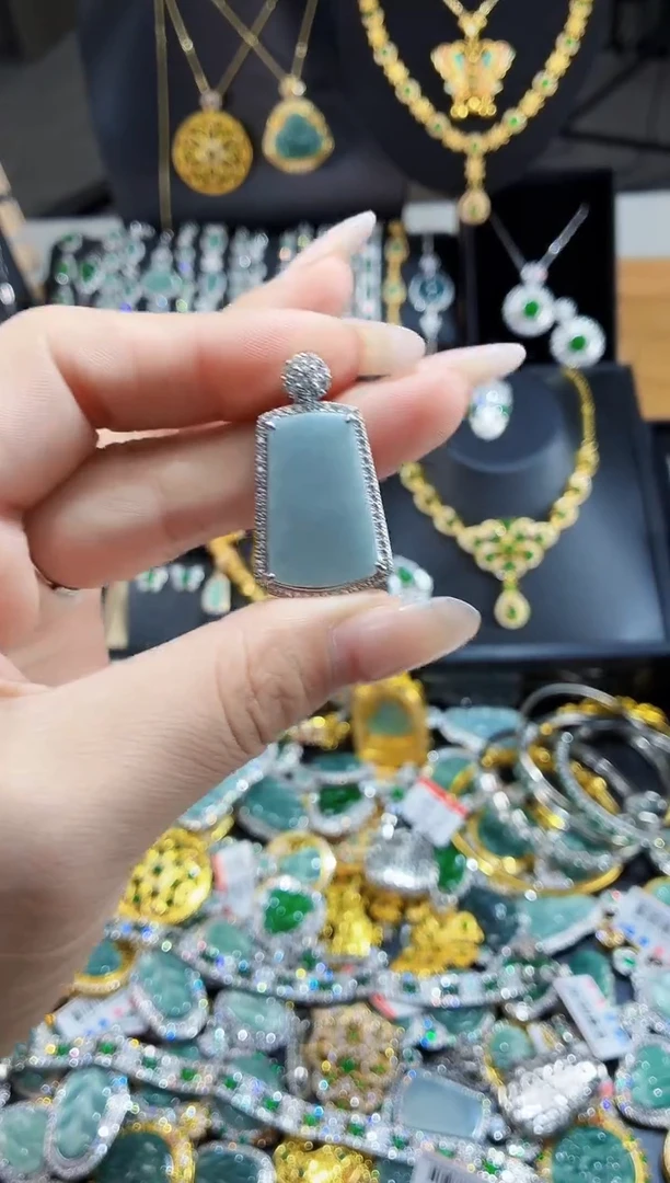 翡翠未镶嵌项链天然翡翠a货 多样性发其一