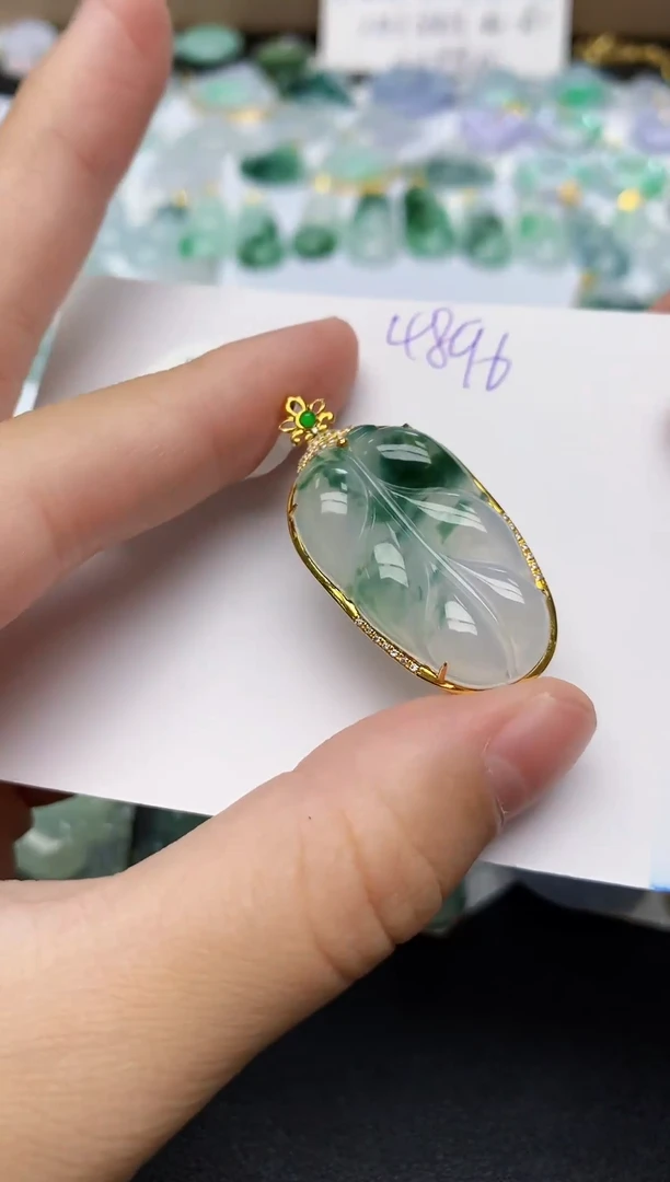 颈饰18K金镶嵌翡翠天然缅甸A货翡翠百元以上9元证书费自理