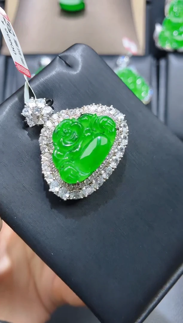 翡翠未镶嵌颈饰天然K04