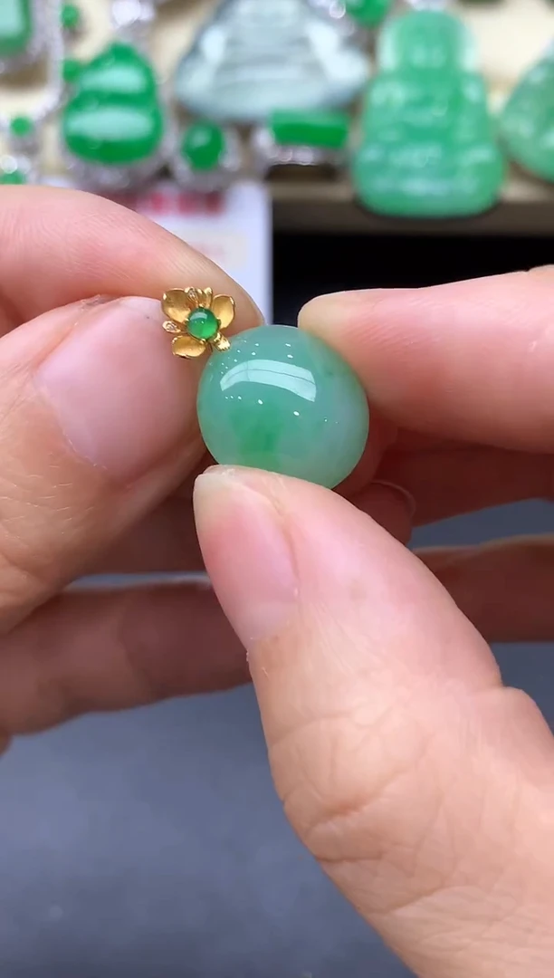 颈饰18K金镶嵌翡翠96中国好珍宝