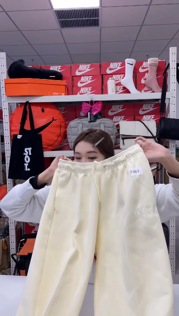 编码063 尺码 s胸围衣长 正品直播间过款