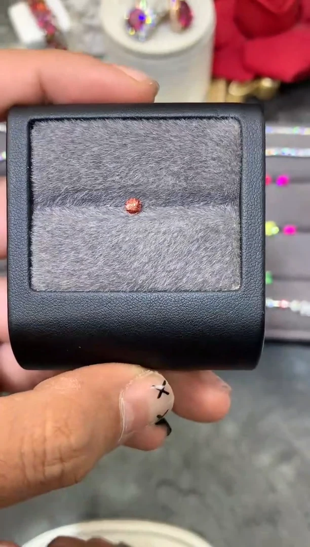 裸石尖晶石圆切 橙色调 0.21ct