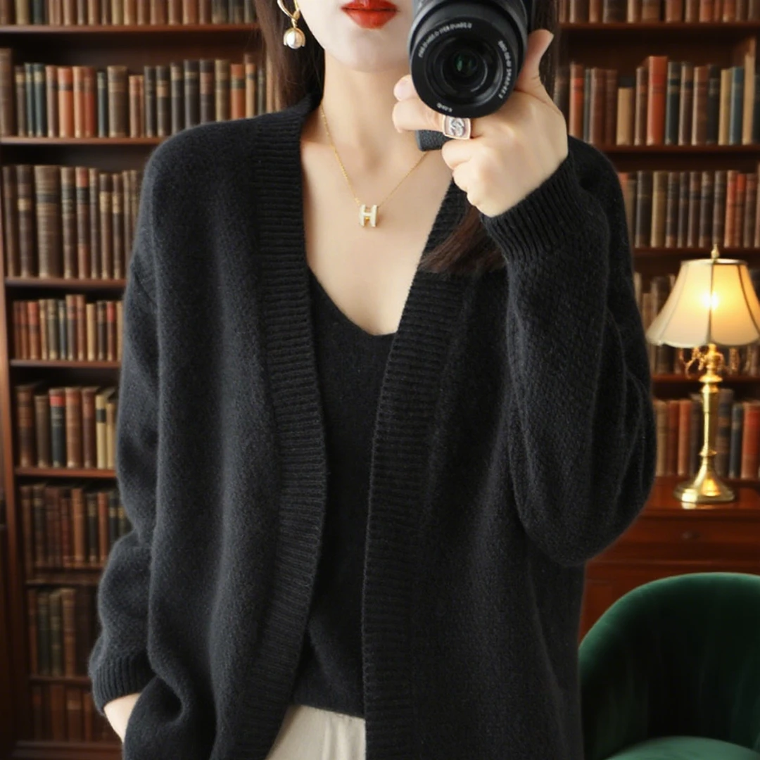 鄂尔多斯市秋冬新款羊毛衫V领两件套毛衣开衫针织外套百搭爆款女