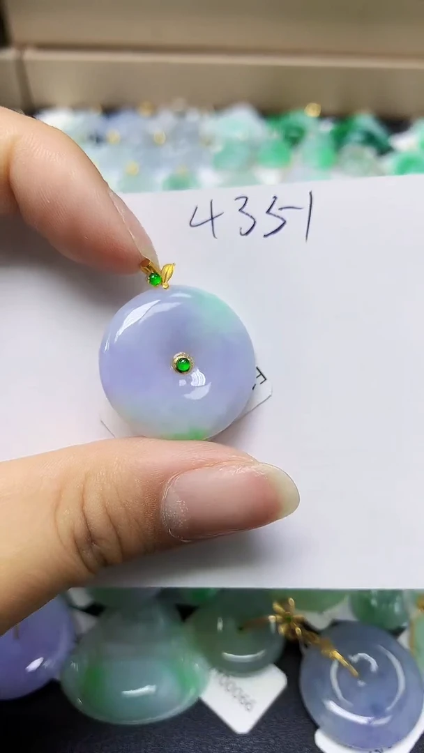 翡翠18K金镶嵌颈饰天然缅甸翡翠A货