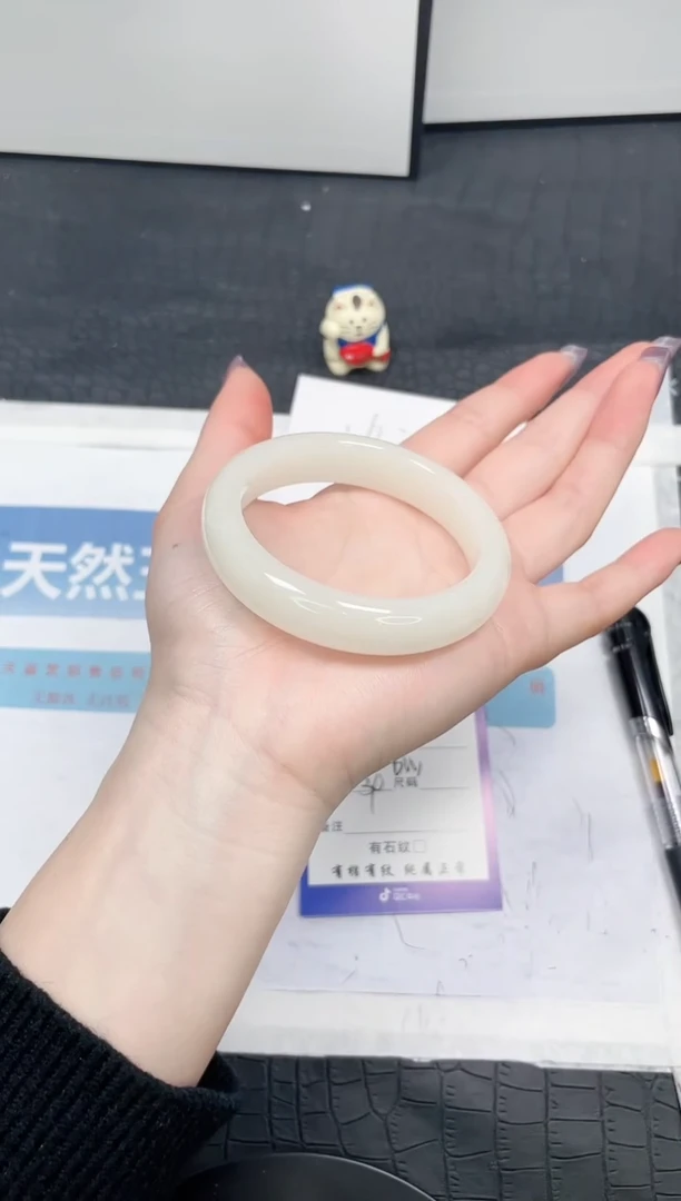 【闪购商品】石英质玉手镯未镶嵌18-53