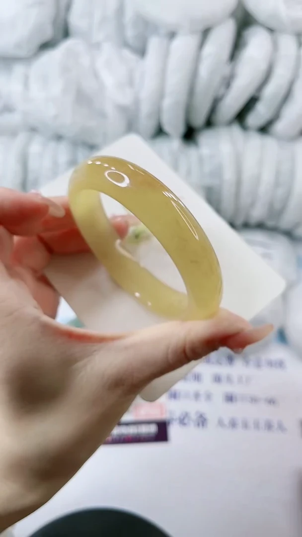 【闪购商品】石英质玉手镯未镶嵌0733093686-多样性发货