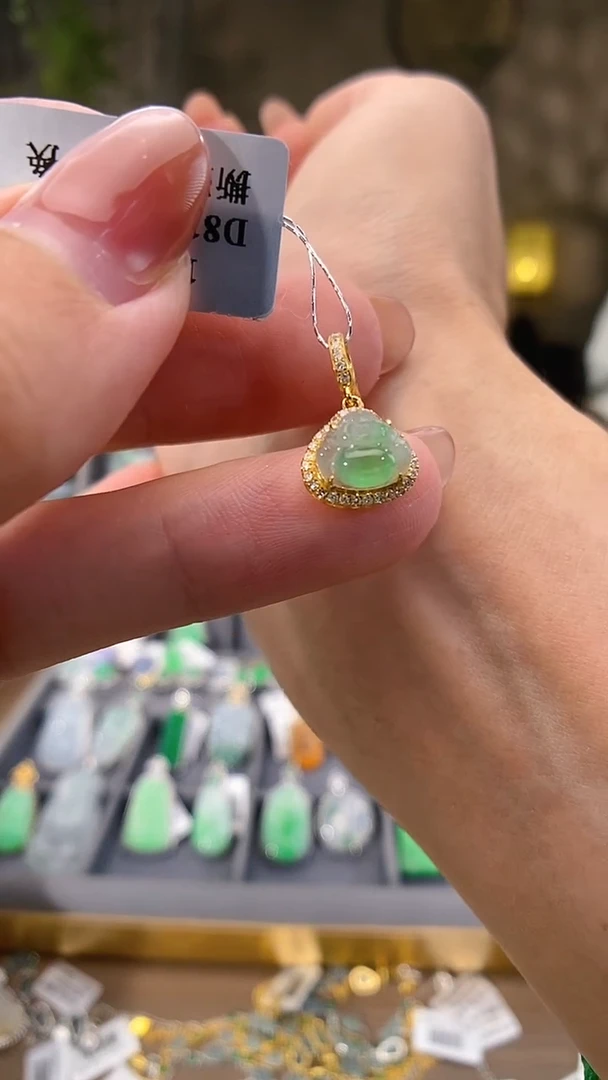 吊坠(不含链)18K金镶嵌翡翠佛公